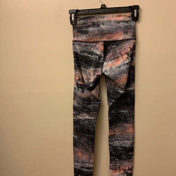 Lululemon - Picture 2 of 6